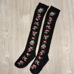 イチゴ柄ニーハイ