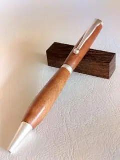 Item thumbnail for item 8999a32a-0193-4e78-9a64-ef1e3d86829f