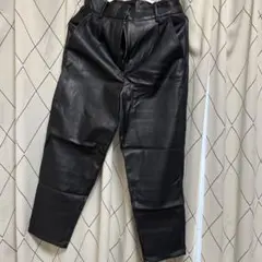 H&M ブラックレザー クロップドパンツ