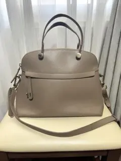 FURLA パイパーM グレージュ