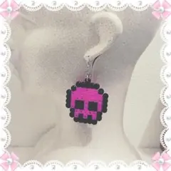 手作りのイヤリング pixel pink skull