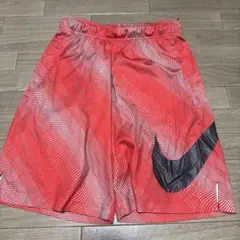 Nike ドライフィット レッドショートパンツ S
