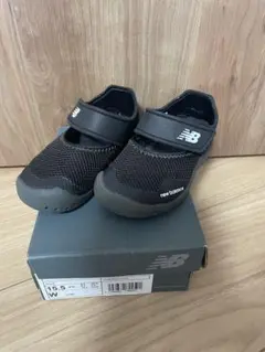 New Balance メッシュサンダル ブラック 15.5cm