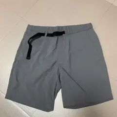グレーショートパンツ ストラップ付き
