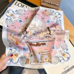 シルク100%アートプリントスカーフ　絹バンダナ　約 53cm 高級感　可愛い