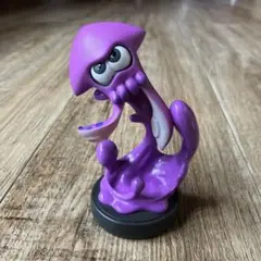 任天堂 アミーボ 紫色 イカ