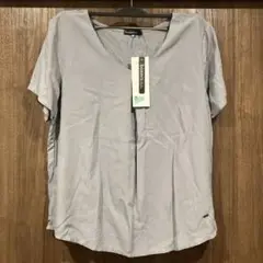 bossini グレー Vネック 半袖シャツ　新品・未使用