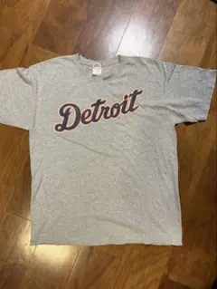 GILDAN Detroit Tシャツ グレー