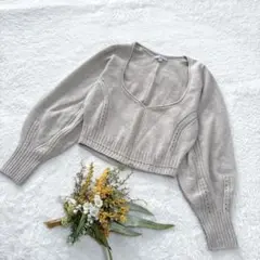 美品✨【ユニクロ】3Dボリュームスリーブセーター（長袖） ベージュ M