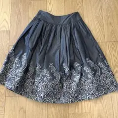 ヨシエイナバ　スカート