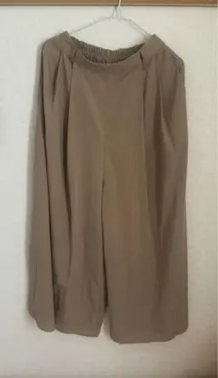 GU ベージュ ワイドパンツ レディース