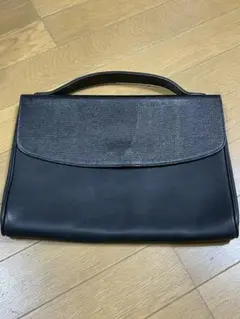 ハンドバッグ 革製 型押し
