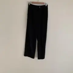 黒 ストレートパンツ フロントボタン付き　GU レディース