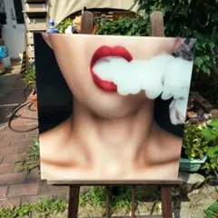 赤い口紅と煙のアクリルアート作品