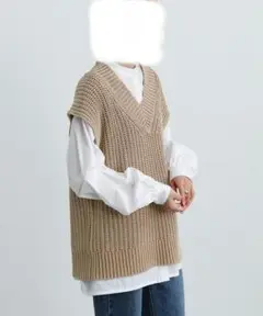 Vネックニットベスト