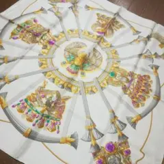 109S 超美品 エルメス HERMES スカーフ シルク100% カレ