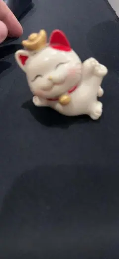 陶器製 招き猫 笑顔 手を挙げた2