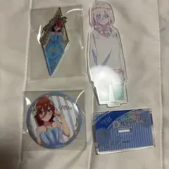 5等分の花嫁三玖のアクリルスタンドとキーホルダー、缶バッチセット