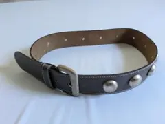 ラ·バガジュリー　ベルト 丸いスタッズが12個！