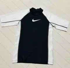 Nike ラッシュガード 半袖 150cm 黒と白