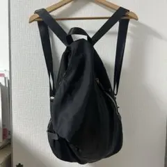 軽量リュック レディース ナイロン防水 黒 背面 ファスナー 変形