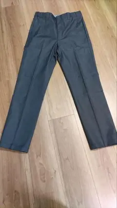 Jプレス　キッズ グレー スラックス（150）