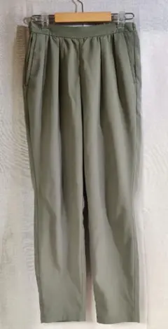 earth　オリーブグリーン スラックスパンツ