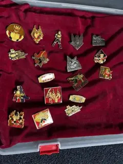 仮面ライダー 龍騎 バッチ 18個