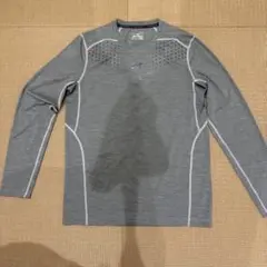Under Armour HeatGear 長袖シャツ M グレー