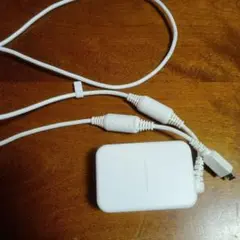 携帯電話　acアダプター Bタイプ