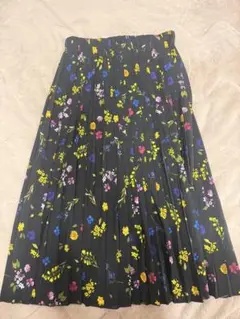 ZARA 花柄 プリーツスカート