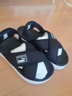 新品未使用　Snow ManコラボPUMA クロスストラップサンダル 23㎝