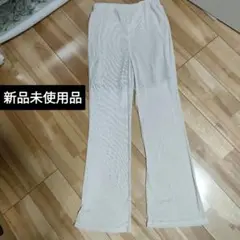 ライトグレー フレアパンツ ストレッチ素材