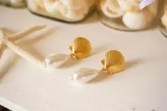 シェル×しずくパールピアス　ハンドメイド