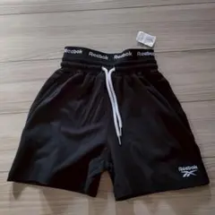 Reebok 黒 ハーフパンツ 150サイズ