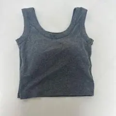グレー タンクトップ フィット感あり