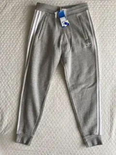 アディダス　トラックパンツ　グレー
