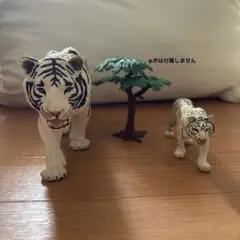 ホワイトライオン フィギュア 大小