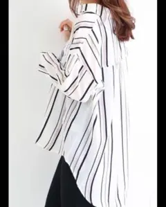 美品 白黒ストライプ ブラウス