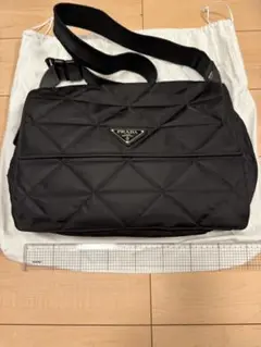 早期終了！早い者勝ち！PRADA ブラック パデッド ショルダーバッグ