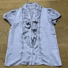 フリル付きグレー半袖ブラウス
