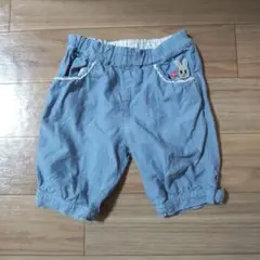 ウサギ刺繍付きライトブルーハーフパンツ