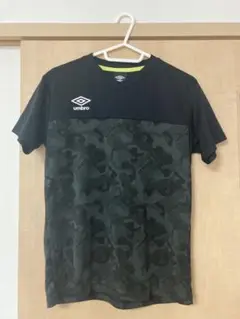 umbro 迷彩柄 Vネックシャツ