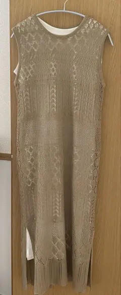 URBAN RESEARCH ノースリーブニットワンピース ベージュ