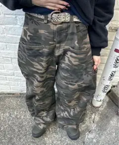 yolo 迷彩柄ルーズパンツ