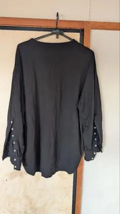 FRIFUL ブラック 長袖Tシャツ ボタン付き