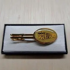 Item thumbnail for item 83bdec1b-9a7b-4f48-952a-5ee4264fc42f