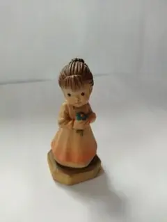 アンリ 木彫り人形