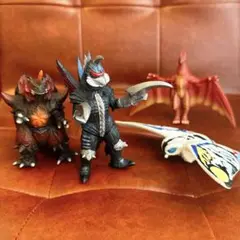 ウルトラ・ゴジラ怪獣ソフビ大全 : 齋藤和典コレクション（※帯なし　ハガキあり） ウルトラ・ゴジラ怪獣ソフビ大全 (齋藤和典コレクション) | 齋藤