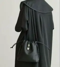 【美品】ear PAPILLONNER バックル巾着ショルダーバッグ　S 黒